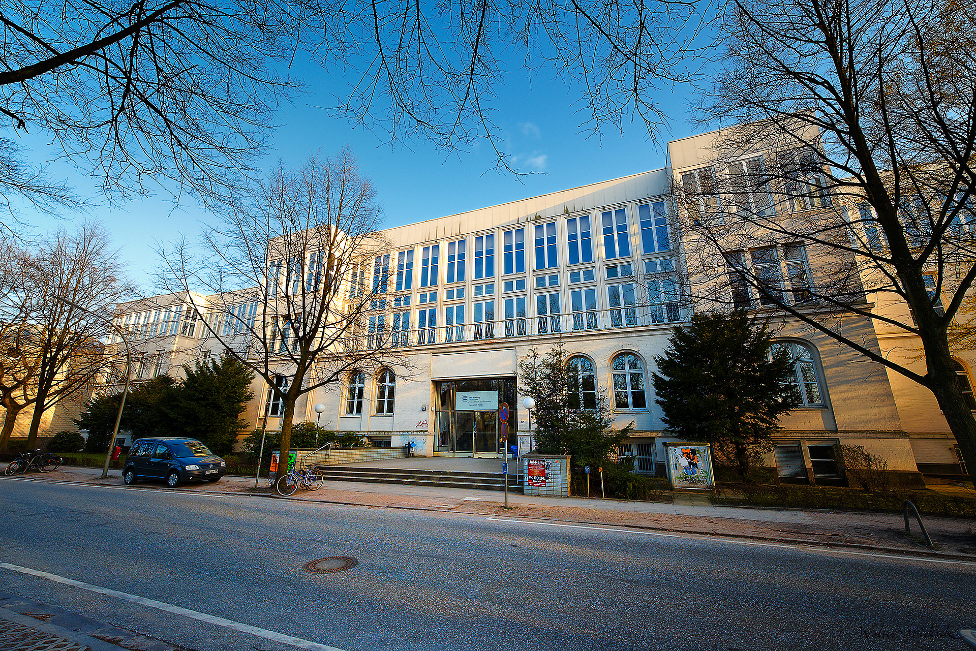 
                                                Gebäudeansicht Campus Armgartstrasse
                                            